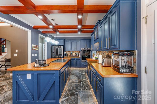 10927 Parkleigh Drive, Charlotte, NC 28262