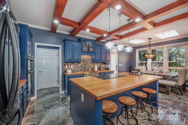 10927 Parkleigh Drive, Charlotte, NC 28262