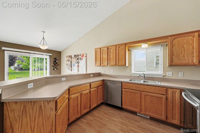 31027 Dawson Street, Garden City, MI 48135