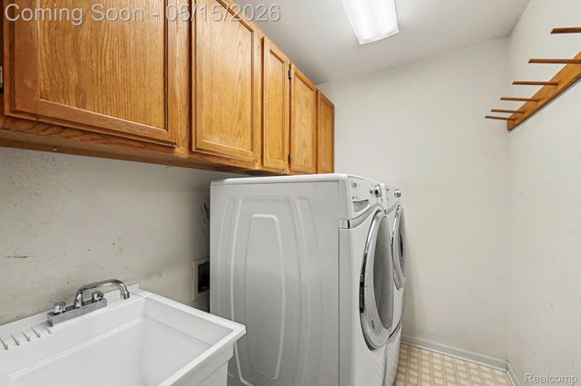 31027 Dawson Street, Garden City, MI 48135