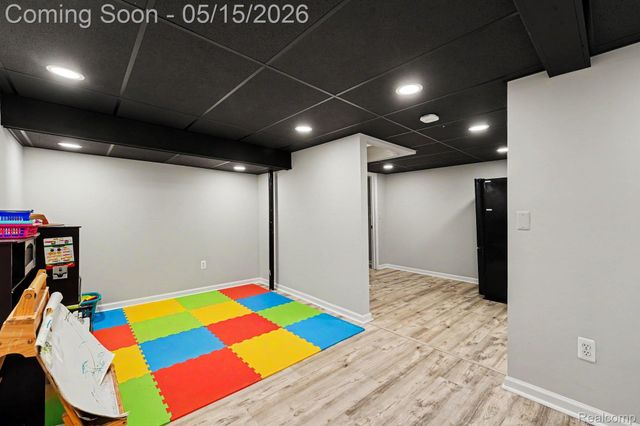 31027 Dawson Street, Garden City, MI 48135