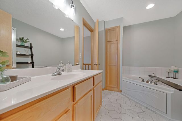 18636 Joplin Avenue 104, Lakeville, MN 55044