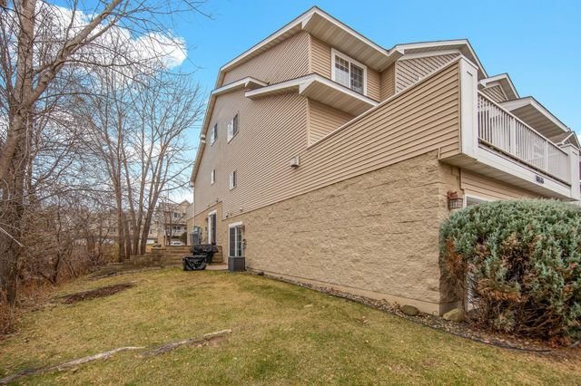 18636 Joplin Avenue 104, Lakeville, MN 55044