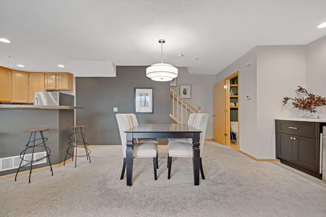 18636 Joplin Avenue 104, Lakeville, MN 55044