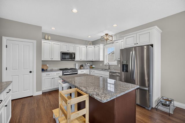 6201 Lillie Avenue, Davenport, IA 52806