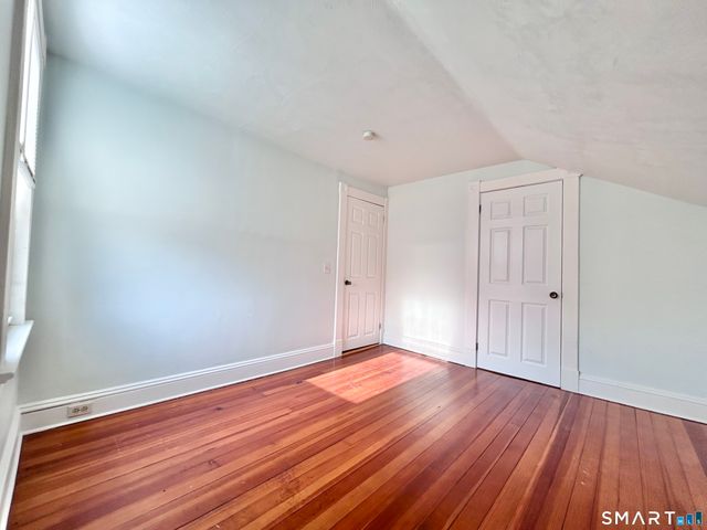 26 Crescent Street, New London, CT 06320