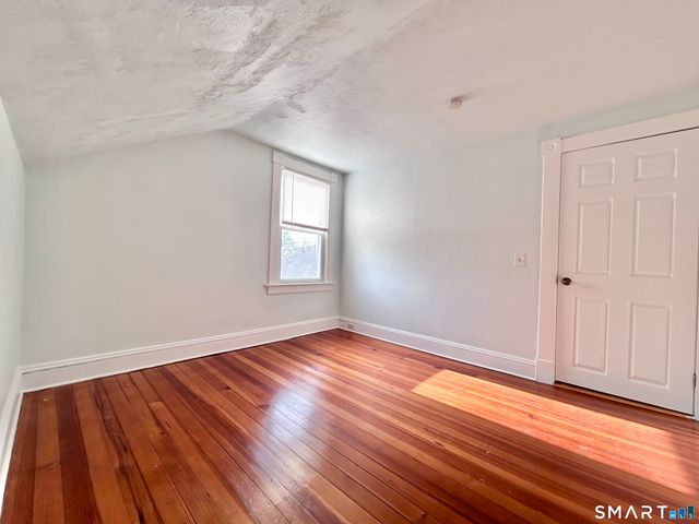 26 Crescent Street, New London, CT 06320