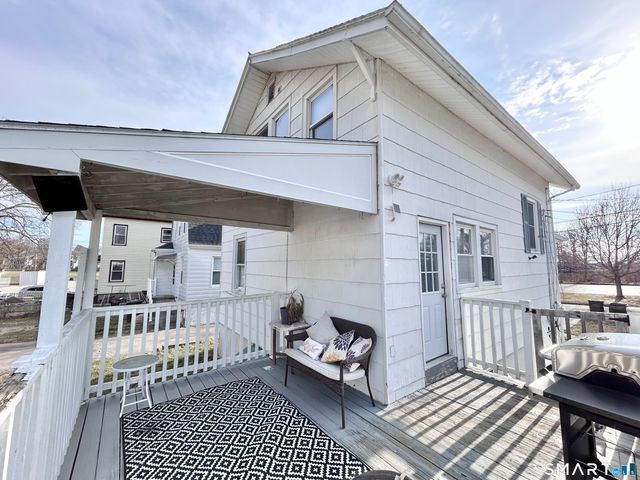 26 Crescent Street, New London, CT 06320