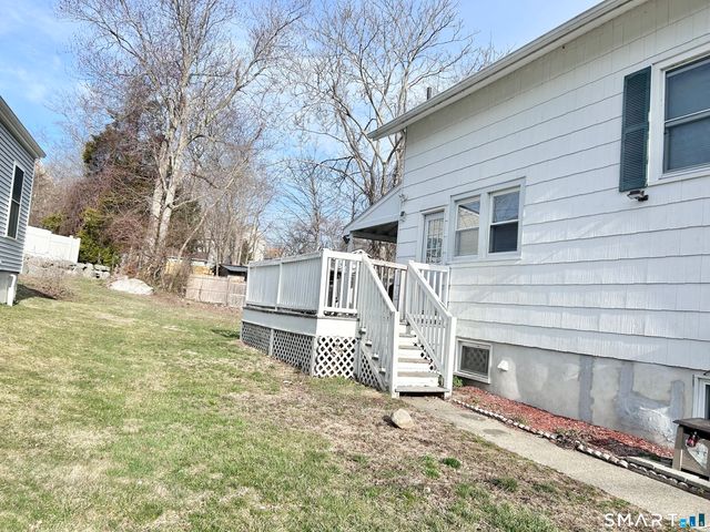 26 Crescent Street, New London, CT 06320