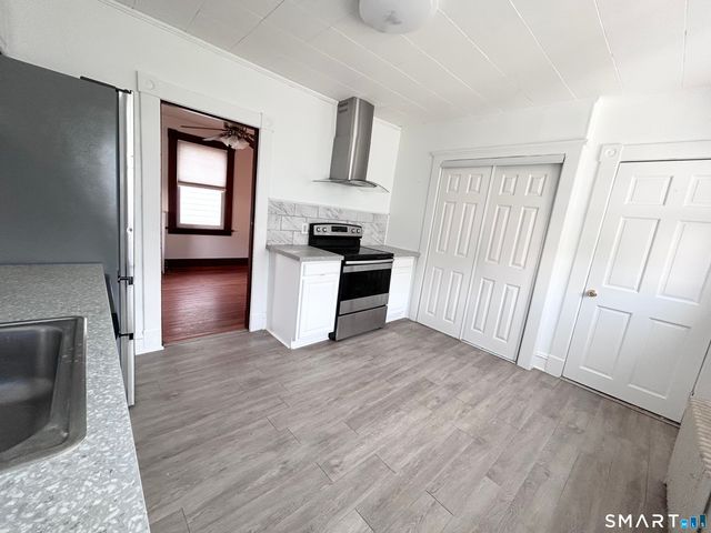 26 Crescent Street, New London, CT 06320