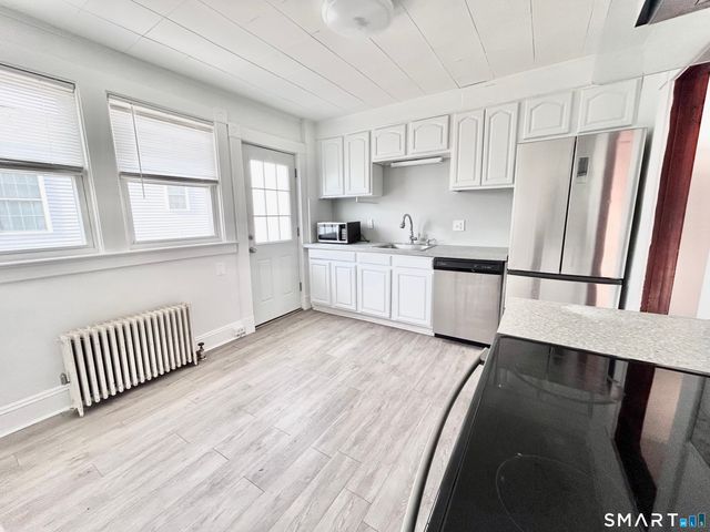 26 Crescent Street, New London, CT 06320