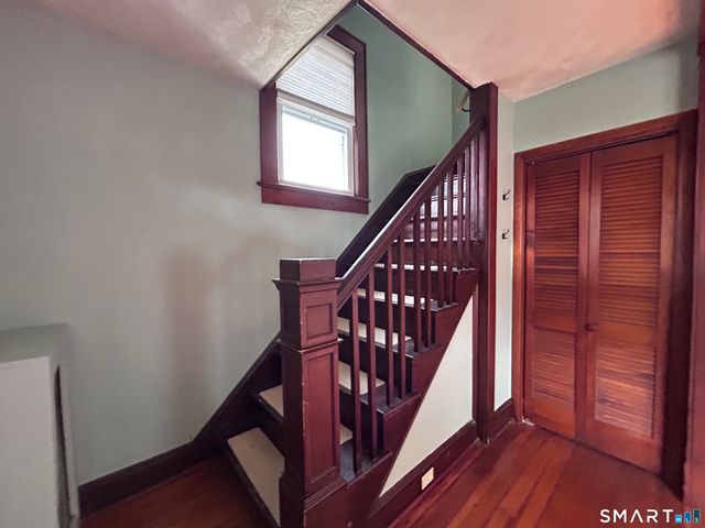 26 Crescent Street, New London, CT 06320