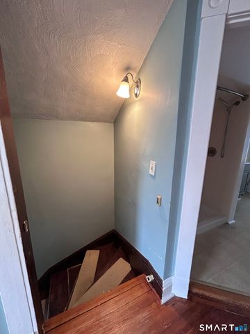 26 Crescent Street, New London, CT 06320