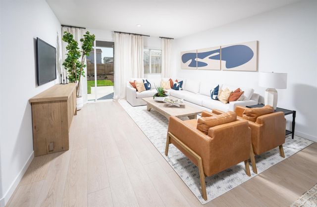 10191 Ragan Dr, Elk Grove, CA 95757