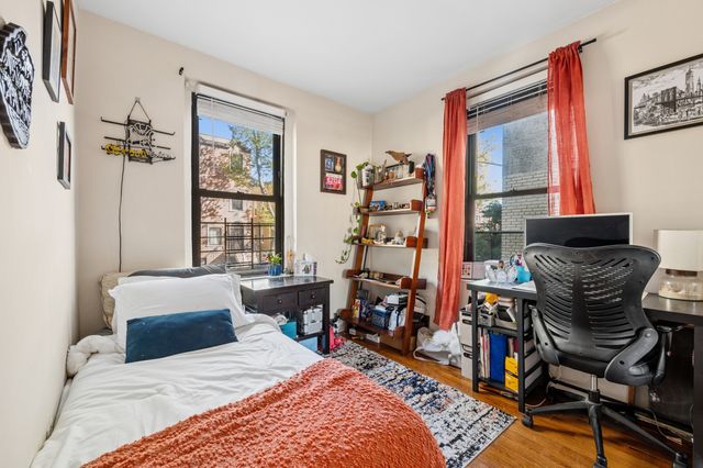 2106 35th St Apt 2C, New York City, NY 11105