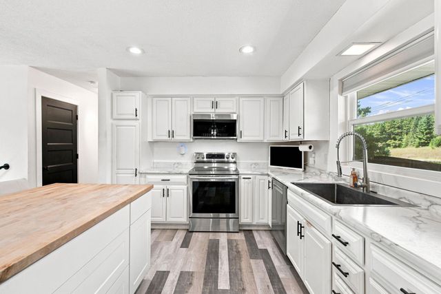10201 209th Street N, Forest Lake, MN 55025