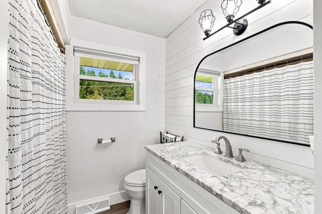10201 209th Street N, Forest Lake, MN 55025