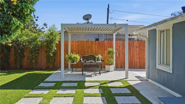 215 N Mcclay, Santa Ana, CA 92701
