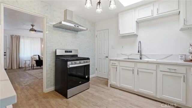 215 N Mcclay, Santa Ana, CA 92701