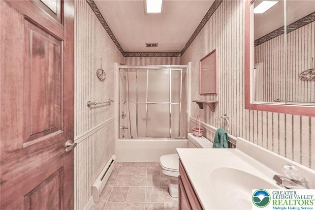 152 Inverhouse Road, Price Twp, PA 18332