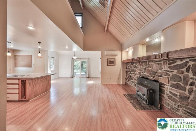 152 Inverhouse Road, Price Twp, PA 18332