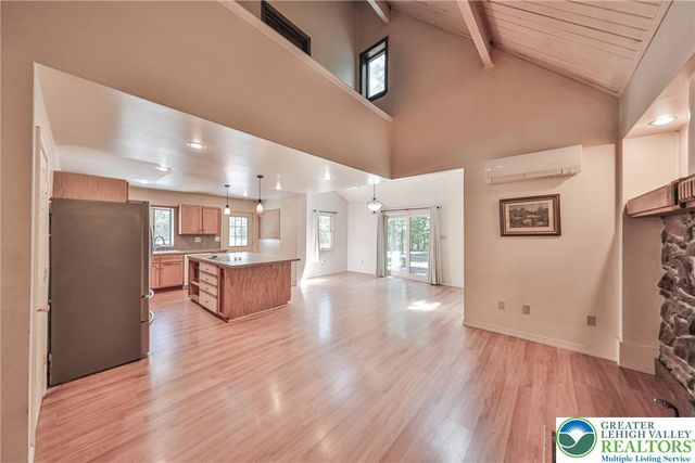 152 Inverhouse Road, Price Twp, PA 18332