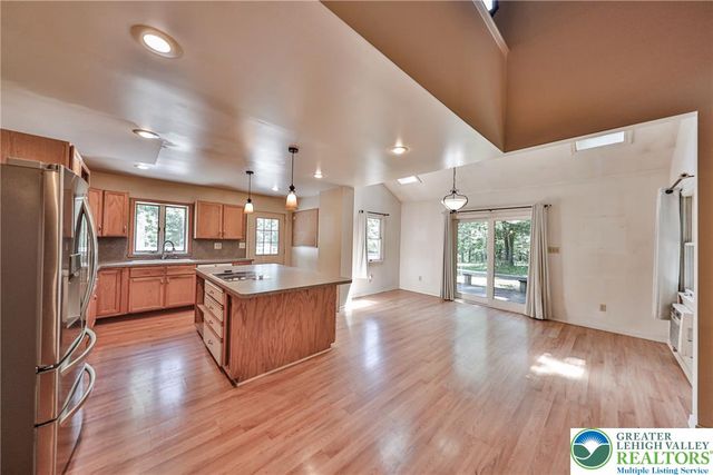 152 Inverhouse Road, Price Twp, PA 18332