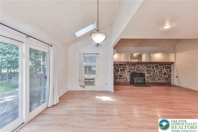 152 Inverhouse Road, Price Twp, PA 18332
