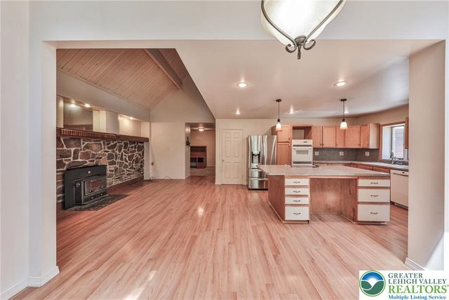 152 Inverhouse Road, Price Twp, PA 18332