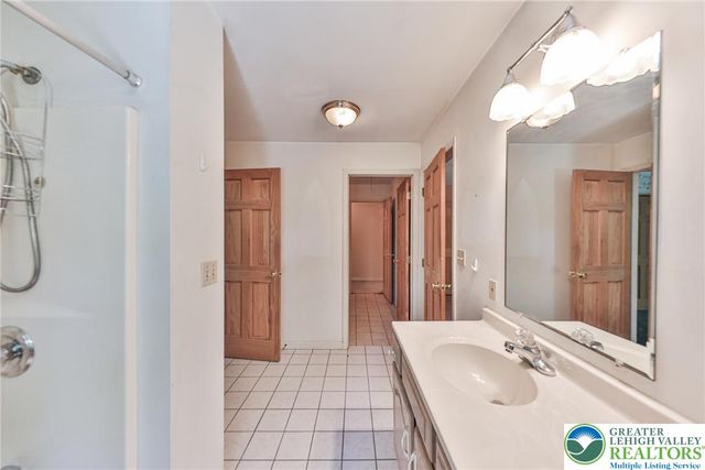 152 Inverhouse Road, Price Twp, PA 18332