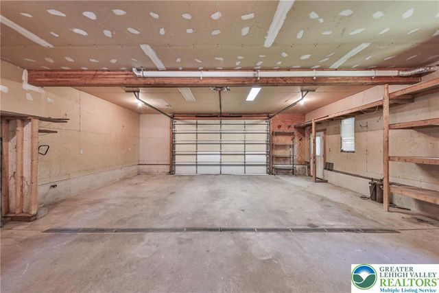 152 Inverhouse Road, Price Twp, PA 18332