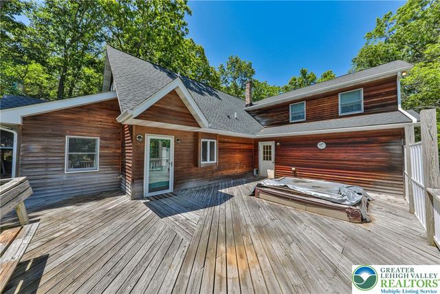152 Inverhouse Road, Price Twp, PA 18332