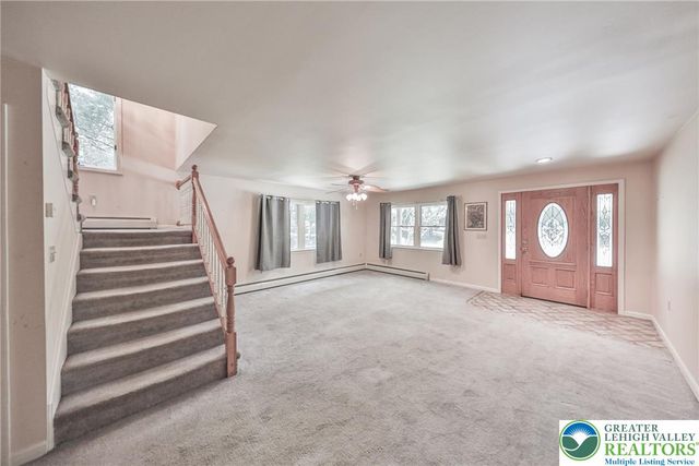 152 Inverhouse Road, Price Twp, PA 18332