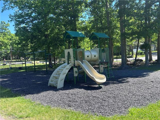 152 Inverhouse Road, Price Twp, PA 18332