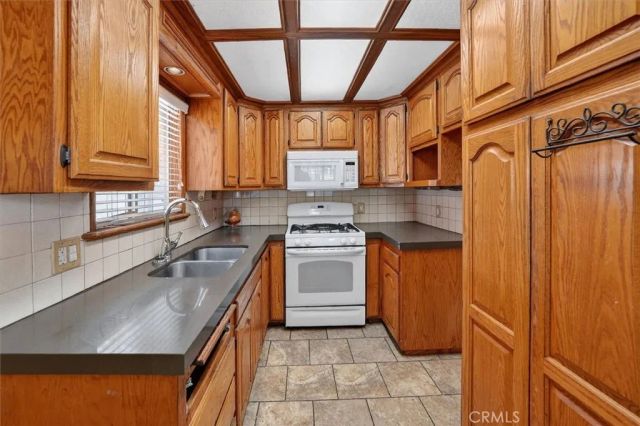 1540 Pico, San Fernando, CA 91340