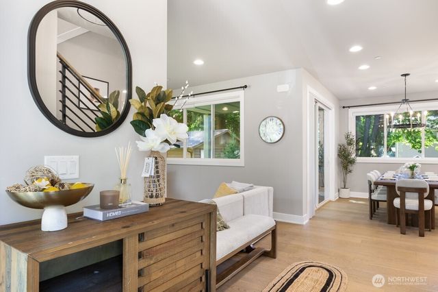 8021 NE 127th Lane, Kirkland, WA 98034