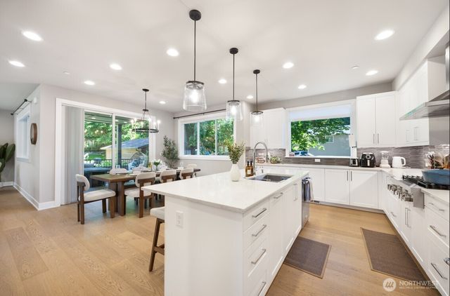 8021 NE 127th Lane, Kirkland, WA 98034