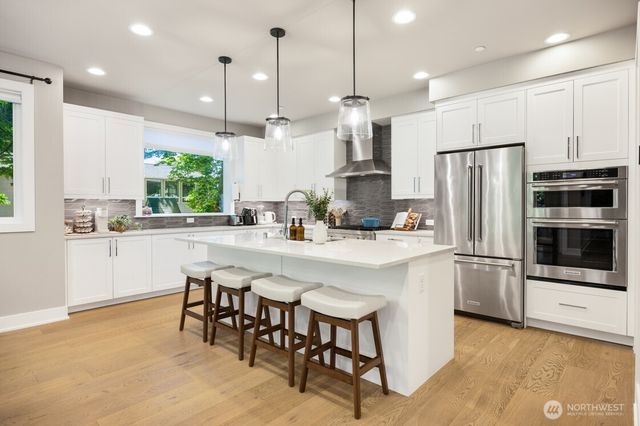 8021 NE 127th Lane, Kirkland, WA 98034