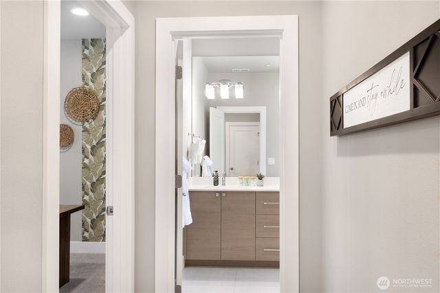 8021 NE 127th Lane, Kirkland, WA 98034