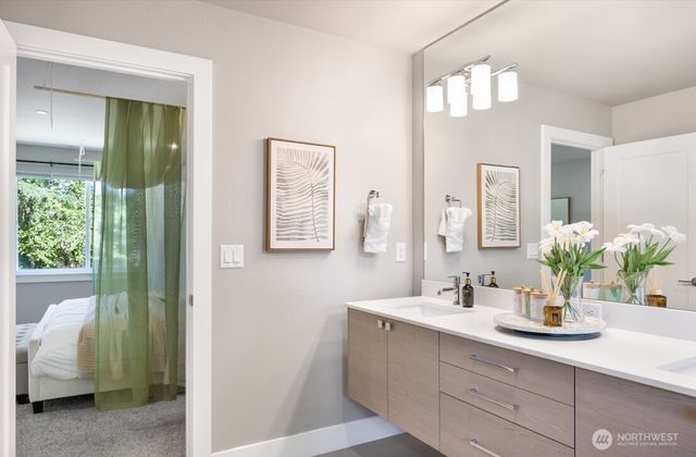 8021 NE 127th Lane, Kirkland, WA 98034