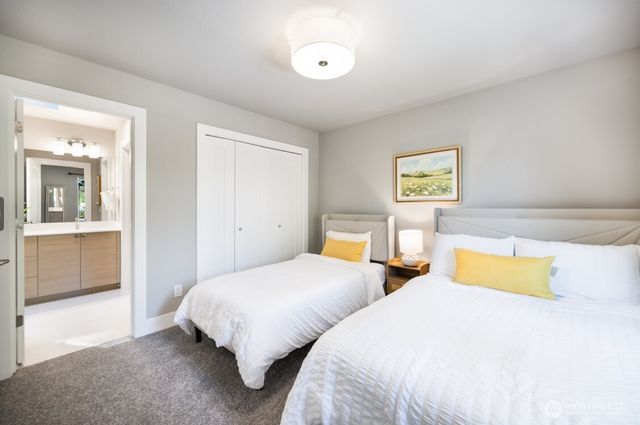 8021 NE 127th Lane, Kirkland, WA 98034