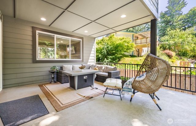 8021 NE 127th Lane, Kirkland, WA 98034