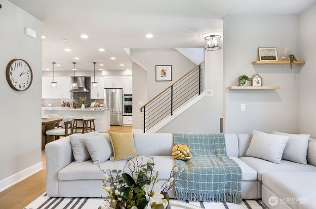 8021 NE 127th Lane, Kirkland, WA 98034