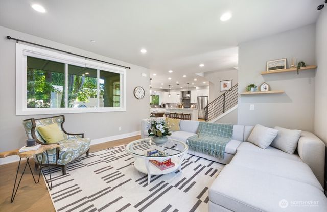 8021 NE 127th Lane, Kirkland, WA 98034