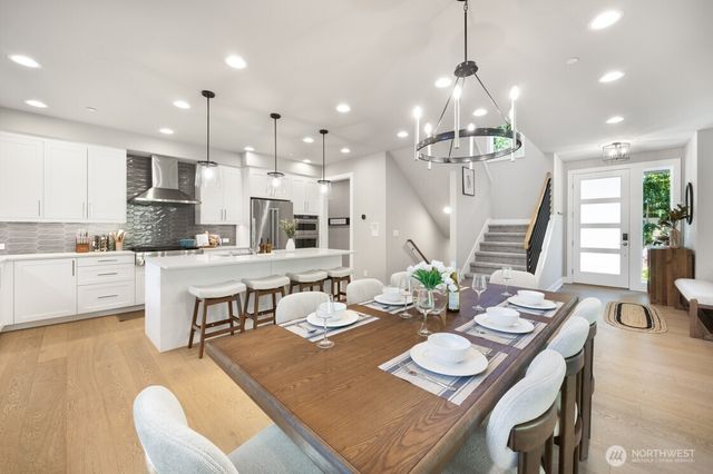 8021 NE 127th Lane, Kirkland, WA 98034