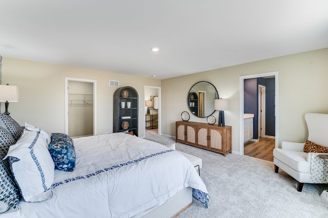 3804 Meadowridge Drive, Woodstock, IL 60098