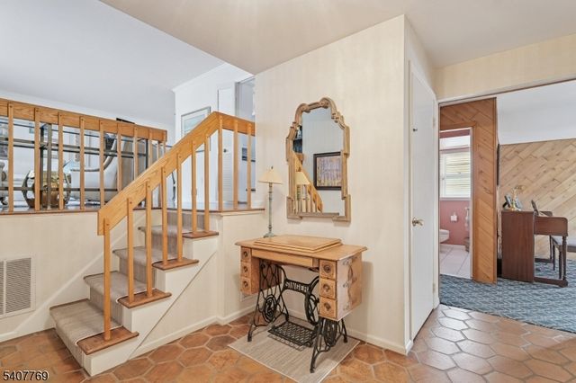 68 E Sherbrooke Pkwy, Livingston Twp., NJ 07039