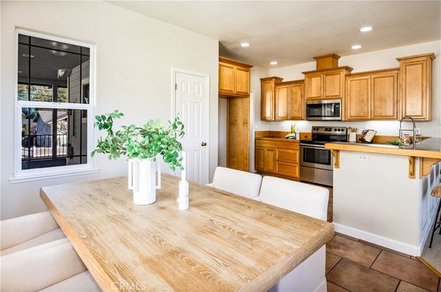 19857 Mountain S, Hidden Valley Lake, CA 95467