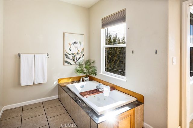 19857 Mountain S, Hidden Valley Lake, CA 95467