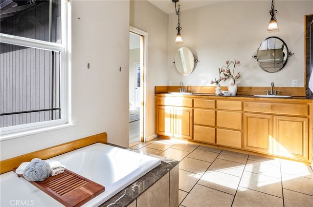 19857 Mountain S, Hidden Valley Lake, CA 95467